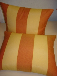 Povlak ozdobný na polštářek - oranžový pruh