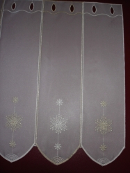 Záclona vánoční - výška 60cm x šířka 95cm VLOČKY vyšívaný voál