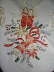 vyšívaný ubrus detail